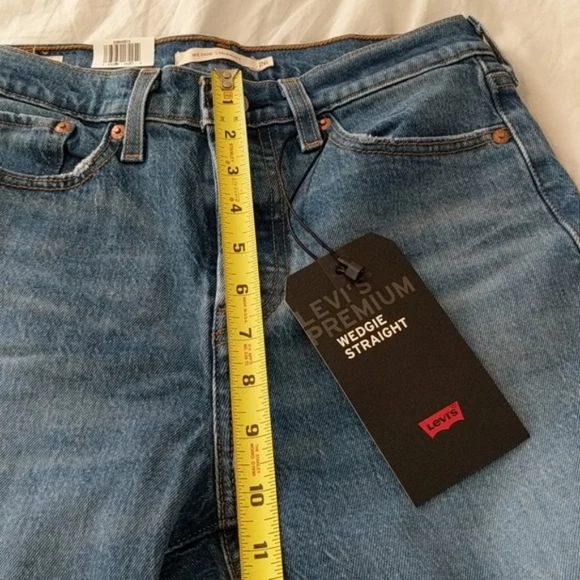 Levi's Wedgie Crop Straight Leg Jeans Distressed - Picture 8 of 9